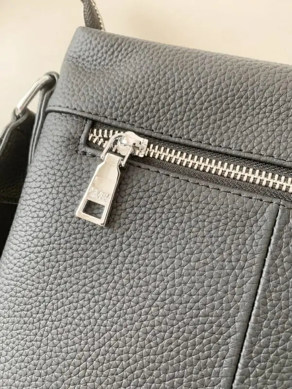 prada aaa homme mini sac a main s_117aa262